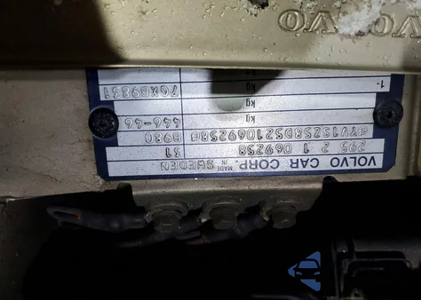 2002 Volvo V70 Xc z USA, uszkodzony, nr VIN YV1SZ58D521069258